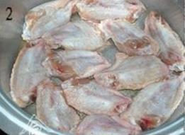 电饭锅版盐焗鸡翅的做法步骤2