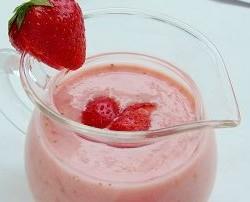 草莓酸奶昔的做法步骤3