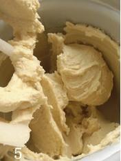 醇香榴莲冰淇淋的做法步骤4