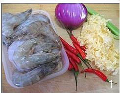 泰式鲜虾银耳沙拉的做法图解1