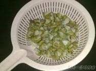 葱香发芽豆的做法步骤3