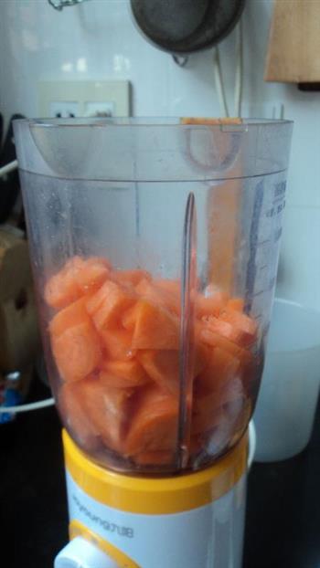 减肥必备-胡萝卜汁的做法图解2