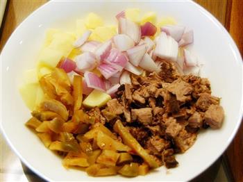 土豆牛肉焖饭的做法步骤1