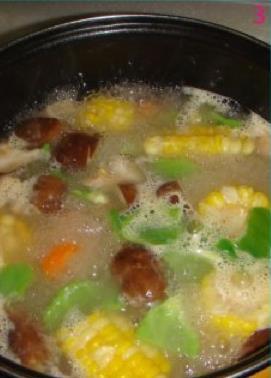 玉米蔬菜汤的做法步骤3