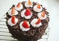 草莓黑森林蛋糕的做法图解5