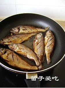 干煎小黄鱼的做法步骤2