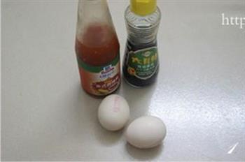 泰酱荷包蛋的做法步骤1