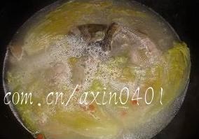 鱼头枸杞菜芯汤的做法图解3