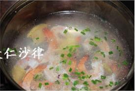 鲜虾紫甘蓝麦仁沙律的做法步骤3