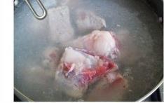 冬瓜海带排骨汤的做法步骤2