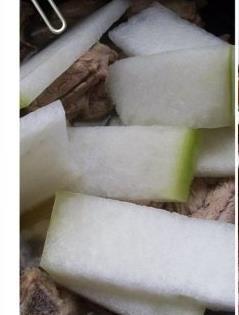 冬瓜海带排骨汤的做法图解4