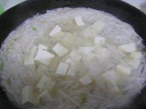 萝卜丝豆腐汤的做法图解3