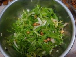 花生米拌苦苣的做法步骤3