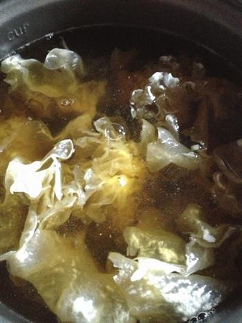 银耳红枣花生汤的做法步骤2