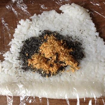 剩米饭的华丽变身-香饭团的做法步骤2