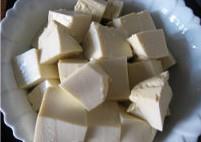 豌豆溜豆腐的做法图解1