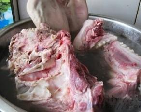 猪头肉的做法步骤2