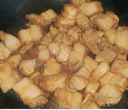 红烧肉炖小土豆的做法步骤7