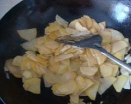 尖椒炒土豆片的做法步骤4