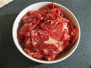 韩式炒牛肉的做法图解1