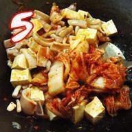 韩式泡菜锅的做法步骤5