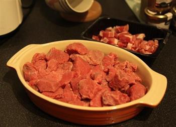 勃艮第红酒炖牛肉的做法图解4
