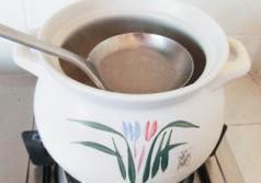 虫草花排骨莲藕汤的做法步骤2