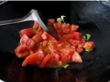 西红柿炒菜花的做法步骤4