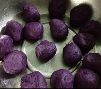 紫薯酥球的做法图解1