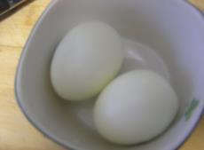 鸡蛋色拉的做法步骤1