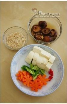 时蔬烩麦香豆腐丸子的做法步骤1