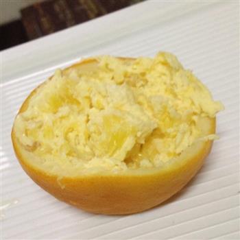 简单的橙子炖蛋的做法步骤1