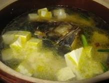 鱼头豆腐汤的做法步骤3