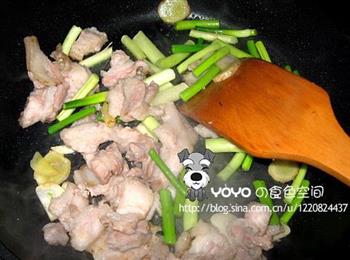 野蒜青蔬烧香菇的做法步骤2