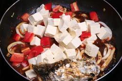 石锅牡蛎鱿鱼豆腐汤的做法步骤7