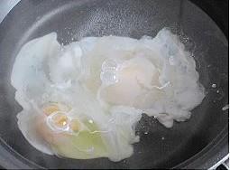 糖水鸡蛋的做法步骤3