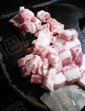 煎肉味道的电饭煲酱香五花肉的做法步骤4