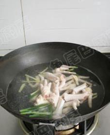 凤爪海螺瘦肉汤的做法步骤8