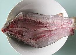 秘制长江子鱼的做法步骤1
