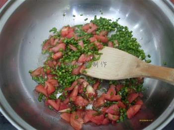 韭菜花番茄蛋花汤的做法步骤3