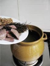 山楂麦芽猪横利汤的做法步骤8