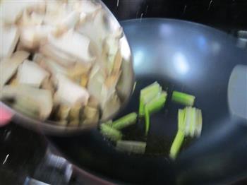 蚝油菇蔬炒面的做法步骤4