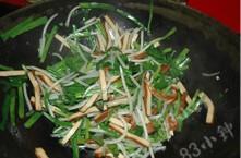 银芽韭菜炒香干的做法步骤4