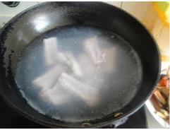 冬瓜排骨汤的做法步骤1
