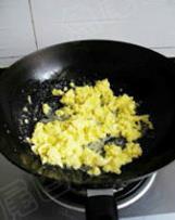 韭菜花炒鸡蛋的做法步骤8