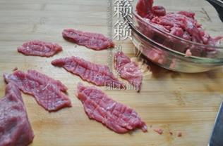 西芹百合炒牛肉的做法图解1