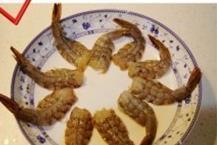 黄金蝴蝶虾的做法图解1