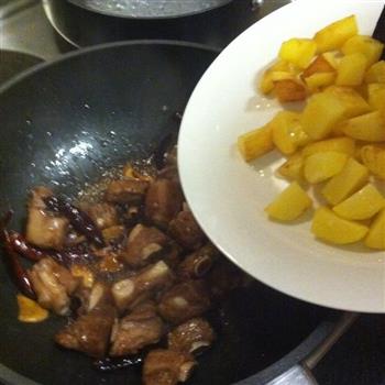 香辣土豆烧排骨的做法步骤8