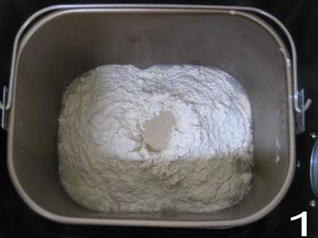 豆沙小面包的做法图解1