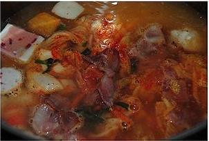 石锅鱼丸泡菜汤的做法图解3
